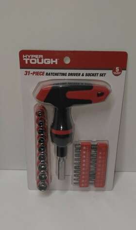 3472 Hyper Tough 31-piece Ratcheting Driver And Socket Set Brand New