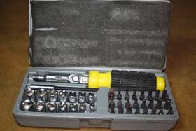 Pm40rdss John Deere Match Plus 40 -piece Ratcheting Screwdriver And Bit Set -
