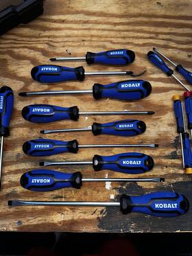 Kobalt 194767672485 Screwdrivers 17-piece Plastic Handle Magnetic Screwdriver Set