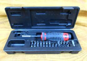 Sbd8 Mac Tools 1/4 Inch Magnetic Bit Driver Screwdriver With 22 Bits And 1 Adapter