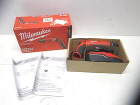 2101-21 Milwaukee M4 4v Lithium-ion 1/4 Inch Hex Screwdriver With Battery/charger