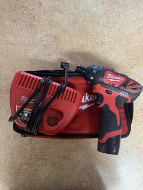 2401-20 Milwaukee 2401-22 M12 1/4 Inch Hex Screwdriver Kit