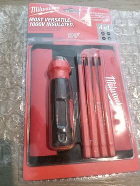 48-22-2216 Milwaukee 4-in-1 1000v Insulated Slim Tip Multi-bit Screwdriver