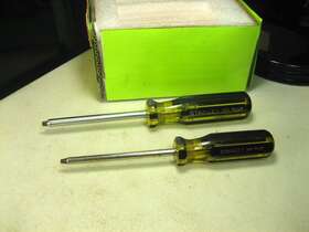64-422 Stanley 100 Plus Square Bit No.2 And No.3 Screwdrivers 2 Pieces