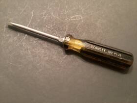 66-164 Stanley 100 Plus Standard Slotted Tip Screwdriver 8 1/4 Inch