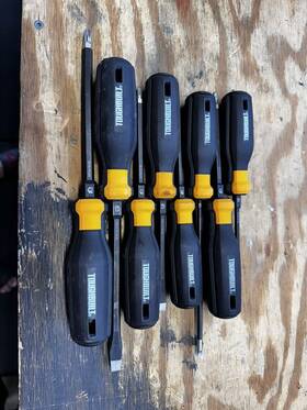 Tb-h5s8-a Toughbuilt 8-piece Tri-panel Rubber Handle Magnetic Screwdriver Set