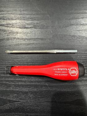 10810 Wiha System 6 Dynamic Handle Screwdriver With 101 06 Phillips Ph2 Bit