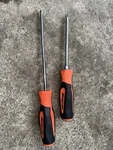Snap On 2 Piezas Desarmadores /SGD480B/SGDP631RB. Fixed Price $70.00.
