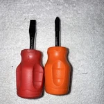 Mac Tools 2PC Stubby Screwdriver Set Red/orange Phillips & Flat 3.5" Long. Fixed Price $39.99.