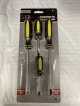 Tool Bench Hardware 4 Pc Magnetic Screwdriver Set Brand New 2 Phillips Red. Fixed Price $5.00.