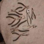 Hdx Set And More! 9 Pcs. Cutters, Pliers, Needle Nose, Linesman Ets.. Fixed Price $24.00.