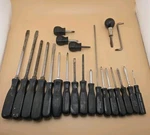 Lot Of 20 Vintage Snap Screwdrivers Black Handle Phillips Flat Stubby. Fixed Price $145.00.
