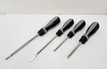 Stanley Tools Comfort Grip Screwdriver Set Phillips & Flat Standard Of 4 Vtg. Fixed Price $50.00.