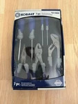 Kobalt 7-PIECES Pliers And Screwdriver Tool Set. Chrome Nickel Finish New.. Fixed Price $34.75.